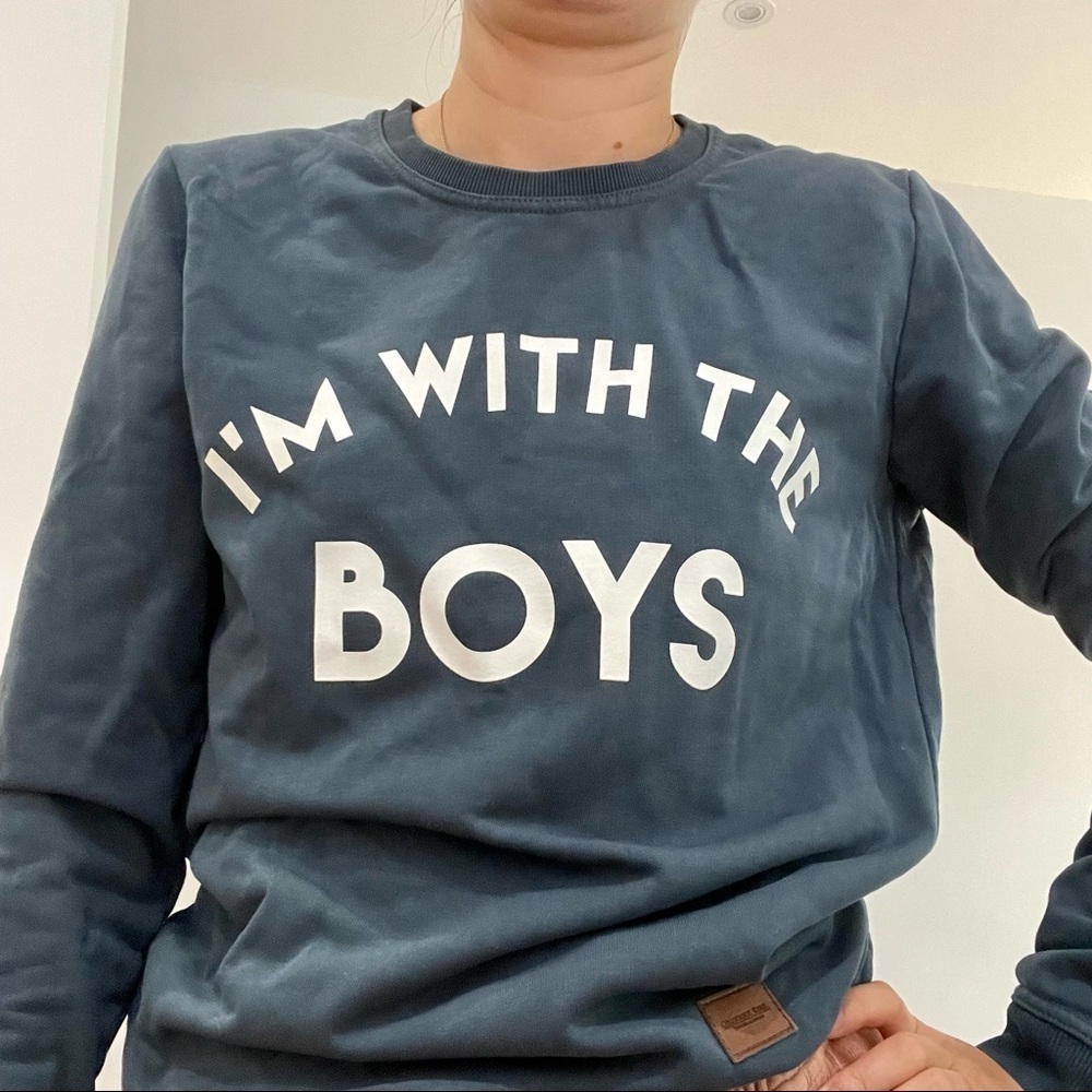 COLOURFUL REBEL  AMSTERDAM IM WITH THE BOYS BLUE SWEATSHIRT- S